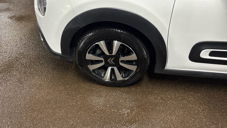 Citroen C3 1.2 PureTech 110 Plus 5dr EAT6 Petrol Hatchback